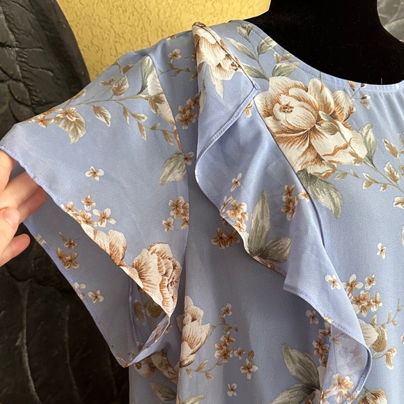 Reitmans Floral Ruffled Top - Picture 2 of 8
